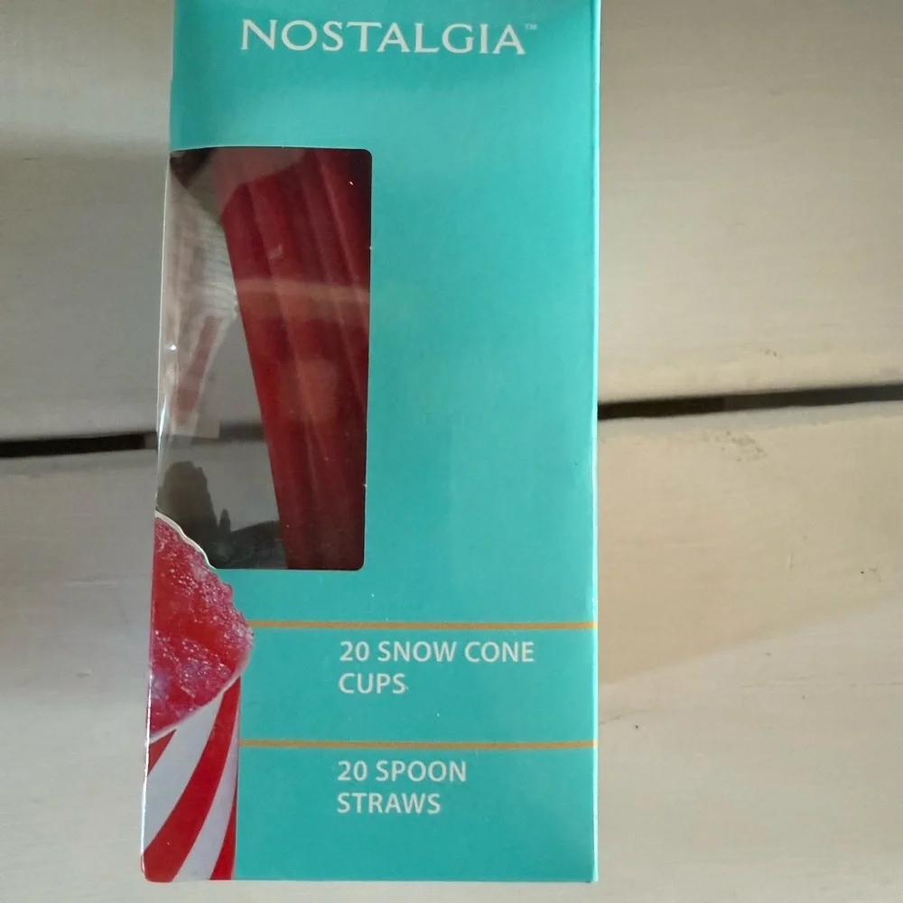 Nostalgia Red and White Disposable Snow Cone Cups and Spoon Straws